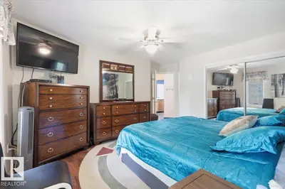 Interior photo 4 of 5502 39 ST