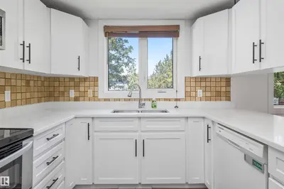Interior photo 3 of 318 GRAND MEADOW CR NW