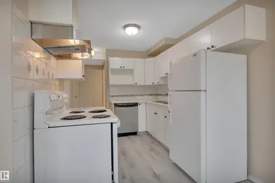 Interior photo 2 of 2218 38 ST NW