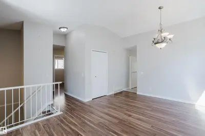 Photo 3 of 337 Pearson CR NW