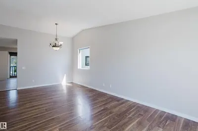 Photo 2 of 337 Pearson CR NW