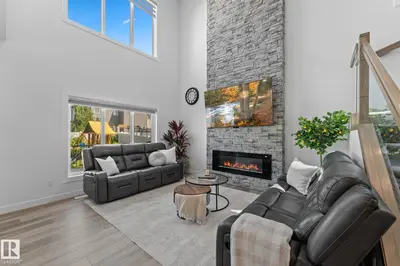 Interior photo 1 of 59 WILLOW LI