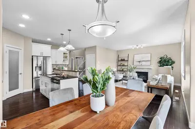 Interior photo 2 of 843 ARMITAGE WD SW