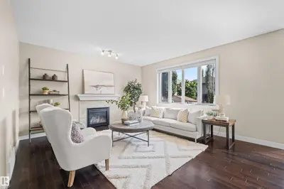 Interior photo 3 of 843 ARMITAGE WD SW