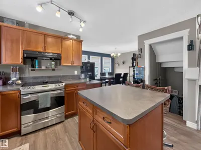 Interior photo 2 of 423 SUMMERTON CR
