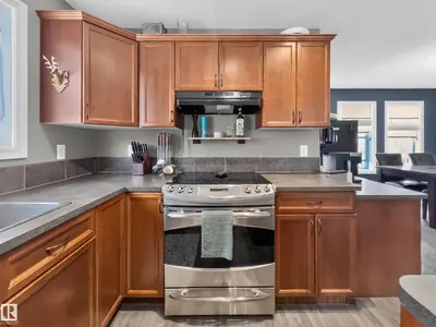 Interior photo 3 of 423 SUMMERTON CR