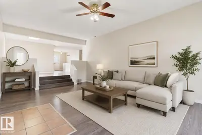 Interior photo 4 of 10211 95 Ave