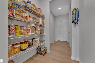 Interior photo 3 of 4855 HAWTHORN BN SW