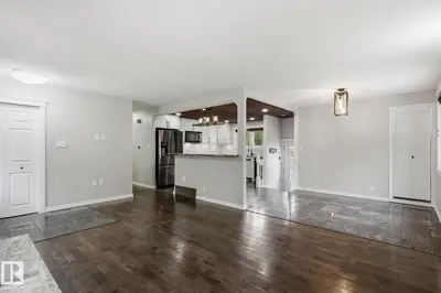 Interior photo 2 of 28 SUNNYSIDE CR