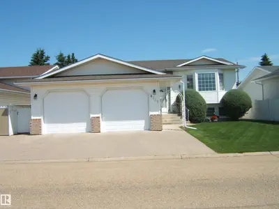 Interior photo 1 of 4737 54A ST