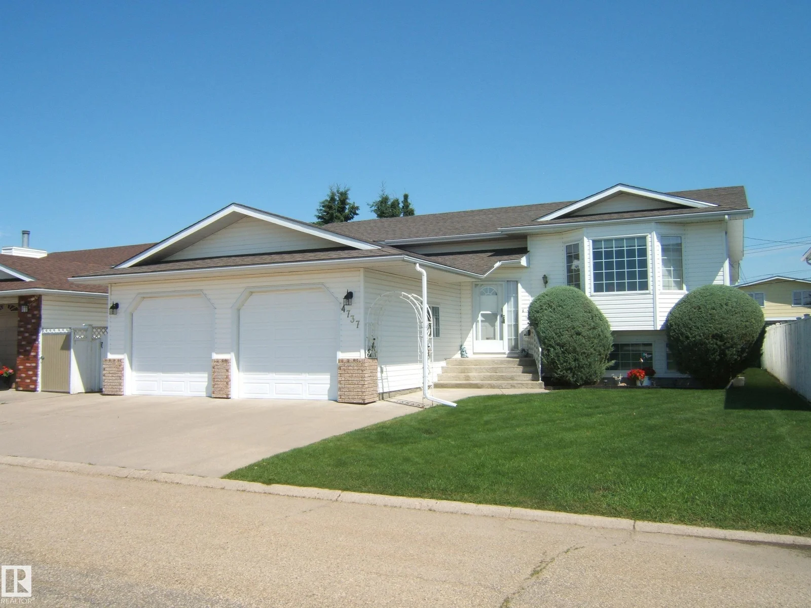 4737 54A ST, Vegreville - 5 bedroom Detached Single Family for sale