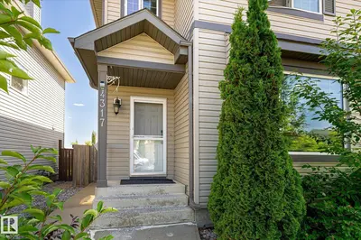 Interior photo 2 of 4317 152 AV NW
