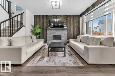 Interior photo 3 of 2107 14 AV NW