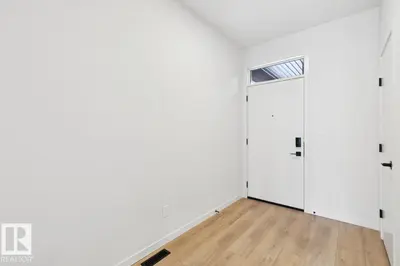 Interior photo 1 of 7449 KLAPSTEIN CR SW