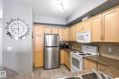 Interior photo 4 of #103 45 Inglewood DR