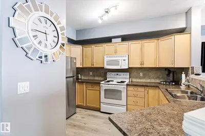 Interior photo 3 of #103 45 Inglewood DR