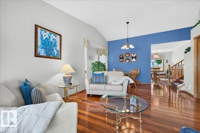 Interior photo 2 of 10 WESTMEWS