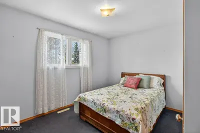 Interior photo 4 of 5216 89 AV NW