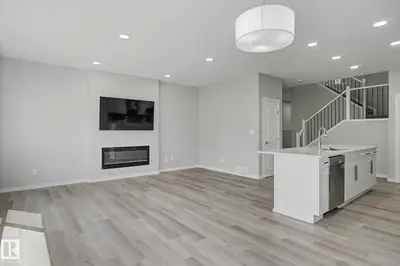 Interior photo 4 of 311 29 ST SW SW