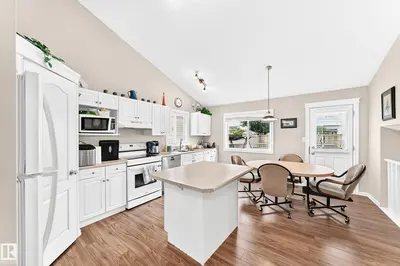 Interior photo 3 of 3226 30 AV NW