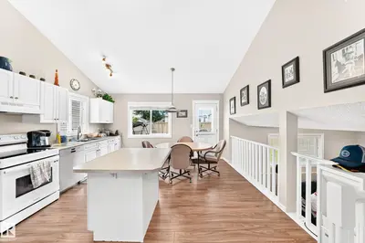 Interior photo 4 of 3226 30 AV NW