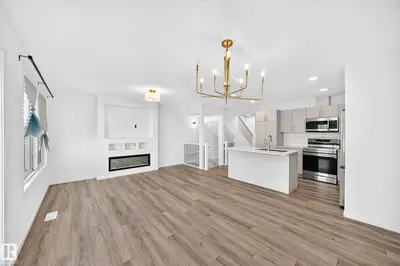 Interior photo 2 of #4 905 172 ST SW
