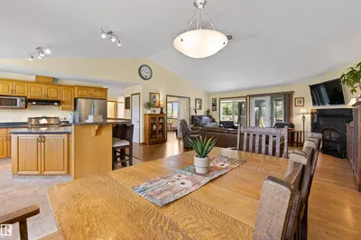 Interior photo 3 of 55326 RGE ROAD 260