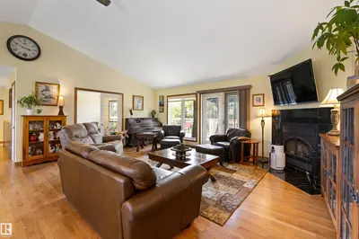 Interior photo 4 of 55326 RGE ROAD 260