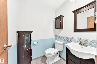 Interior photo 4 of 22 WOODVALE VG NW