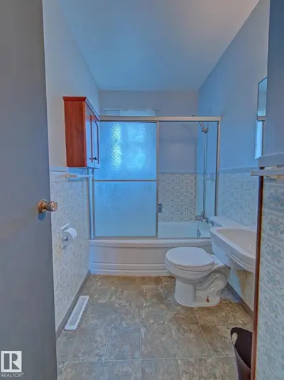 Interior photo 2 of 5103 43 AV