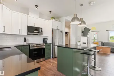 Interior photo 4 of 5406 POPLAR LN