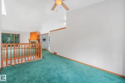 Interior photo 2 of 2022 PARKLAND DR