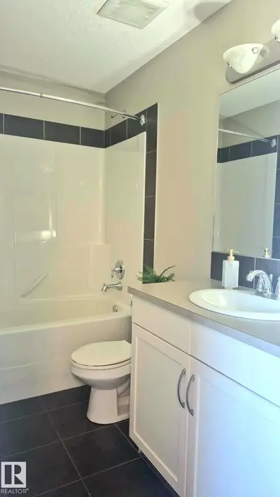Interior photo 3 of 