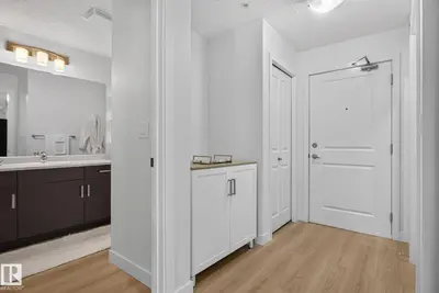Interior photo 4 of #203 5521 7 AV SW