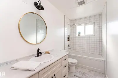 Interior photo 3 of 13423 112 ST NW