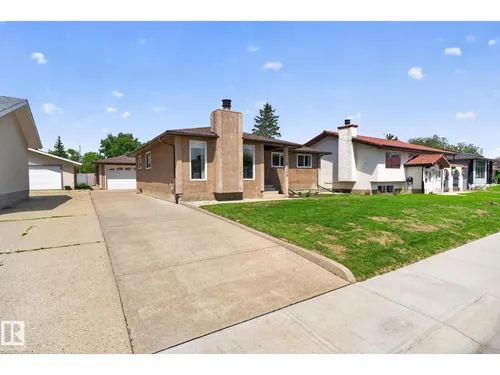 10308 166 AV NW, Edmonton - $415,000