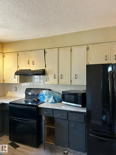 Interior photo 2 of 16411 106 ST NW