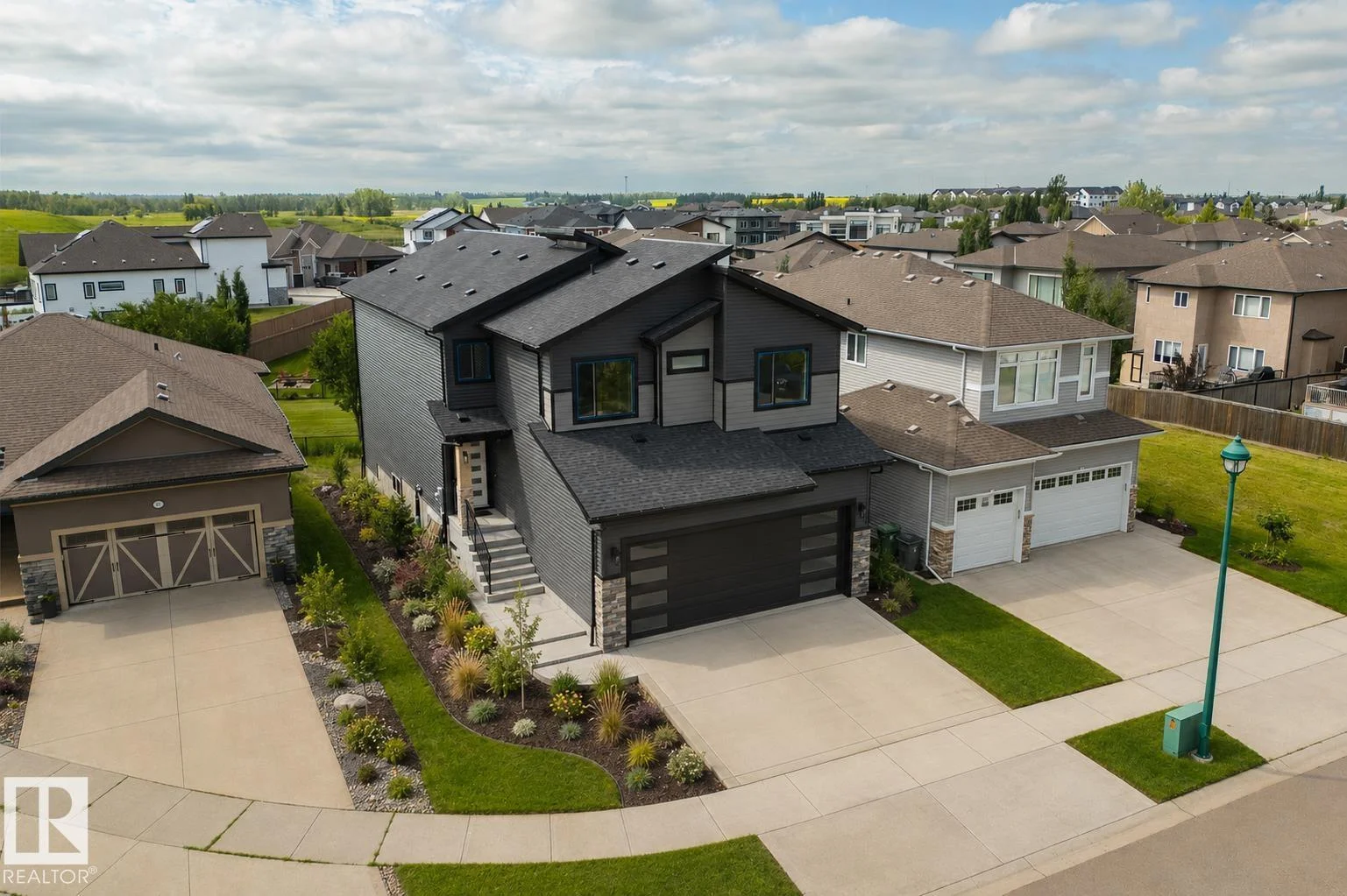 23 LAKEVISTA, Beaumont - 4 bedroom Detached Single Family for sale
