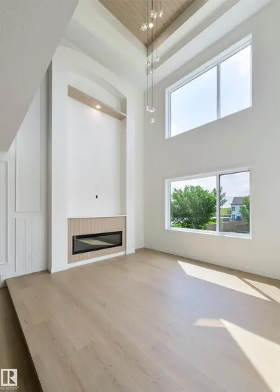 Interior photo 2 of 23 LAKEVISTA