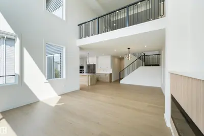 Interior photo 3 of 23 LAKEVISTA