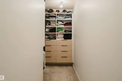 Interior photo 3 of 13 Flagstone CR