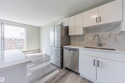 Interior photo 4 of #1705 10150 117 ST NW
