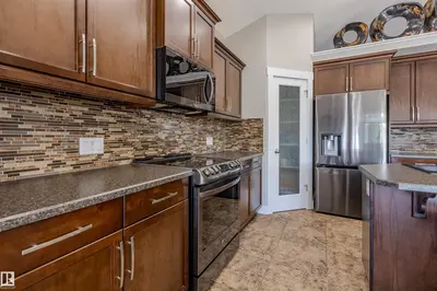 Interior photo 3 of 501 GRANDIN DR