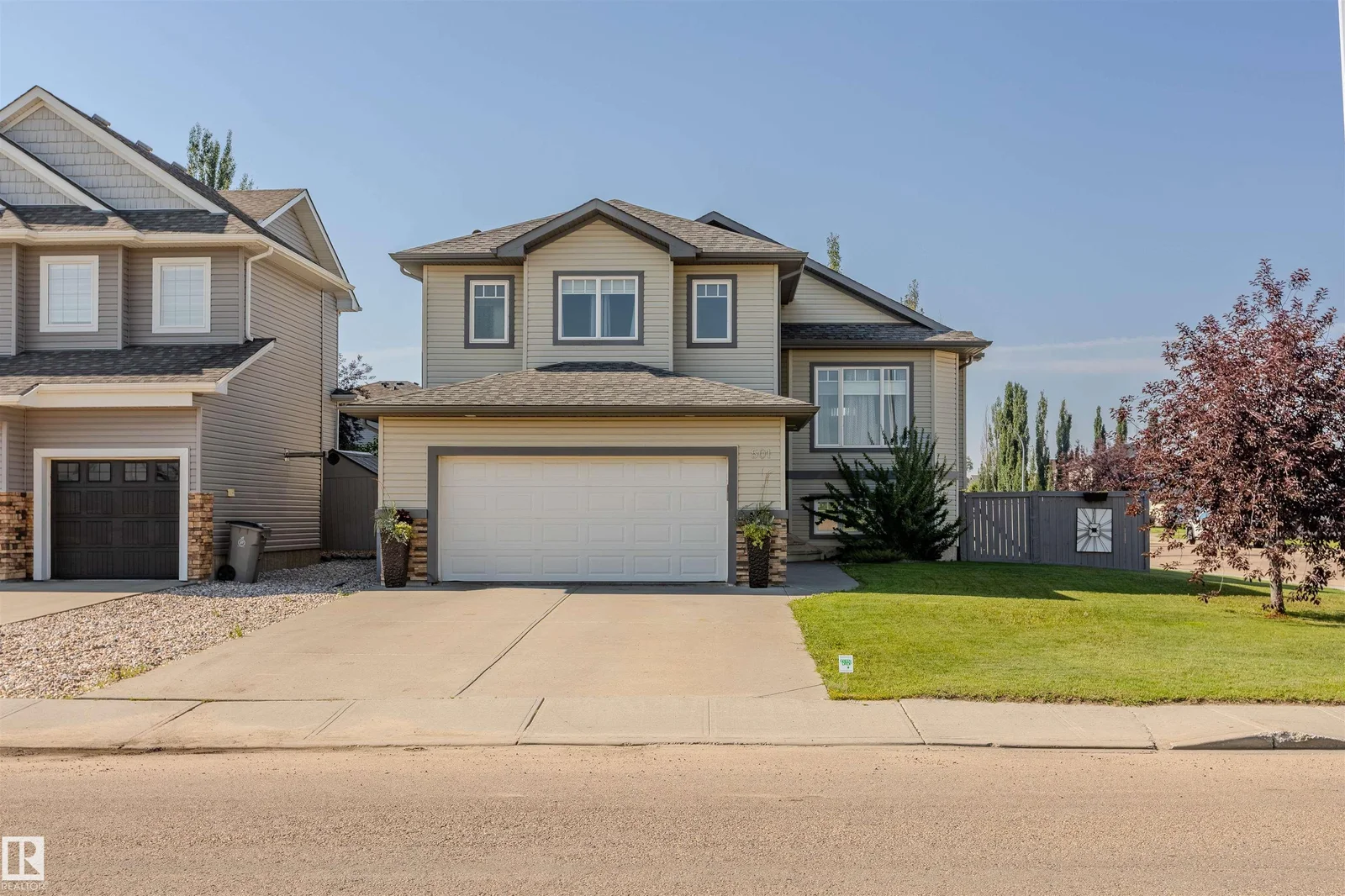 501 GRANDIN DR, Morinville - 5 bedroom Detached Single Family for sale