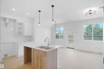 Interior photo 4 of 4643 Kinsella LD SW