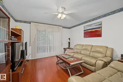 Interior photo 4 of 895 ERIN PL NW