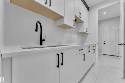 Interior photo 3 of 4310 36 st