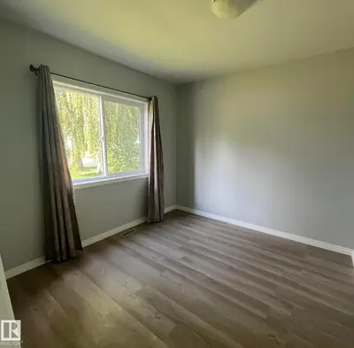 Interior photo 2 of 5212 51 Ave