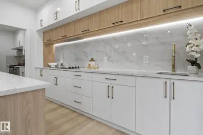 Interior photo 4 of 