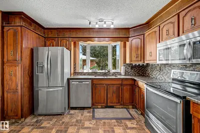 Interior photo 4 of 6115 152A AV NW